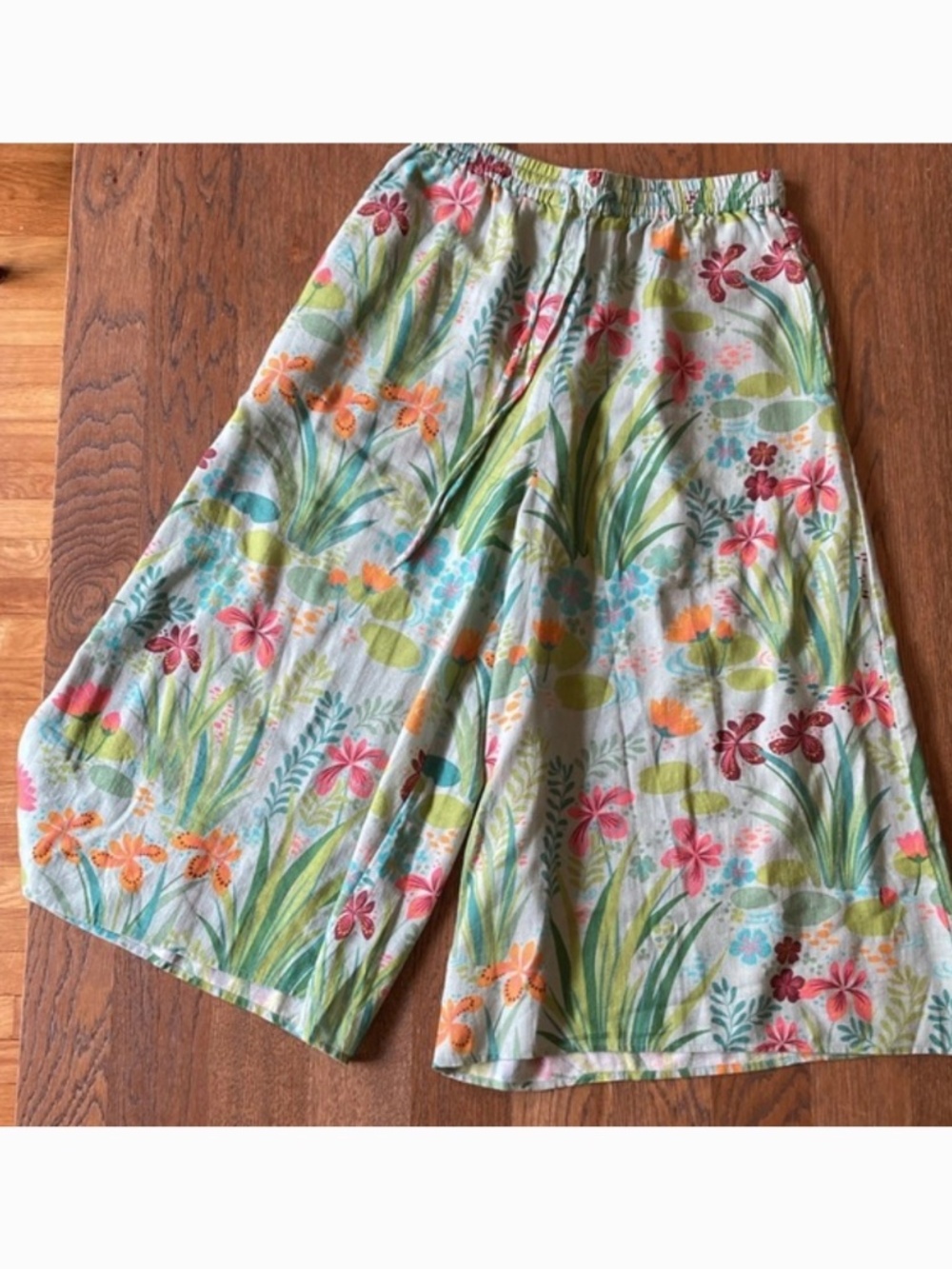 Gudrun Sjoden green summer capri pants, size small